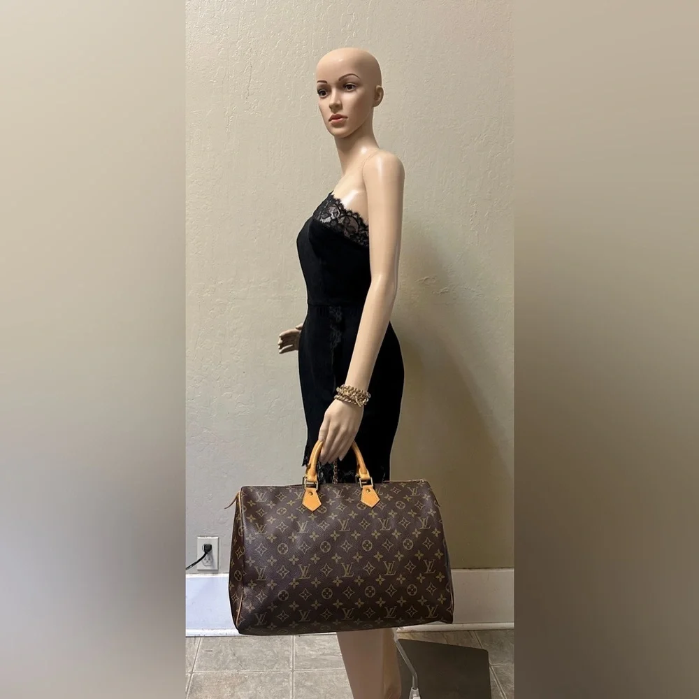 Louis Vuitton Monogram Speedy 40